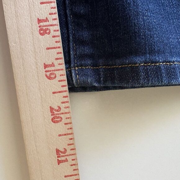 Levi Capri jeans Womens 8 Blue Dk Wash Demi Curve Classic Rise Embroidery Pocket - Picture 12 of 12